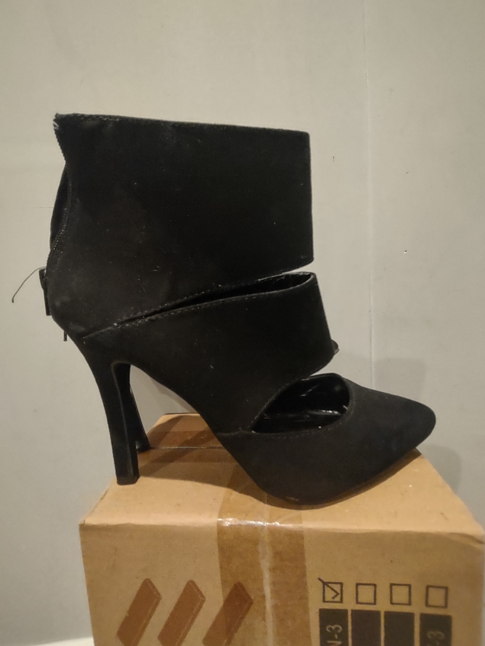Lane Bryant Women's Size 9 Black Cutout Pointed Toe Stiletto Ankle Boots
